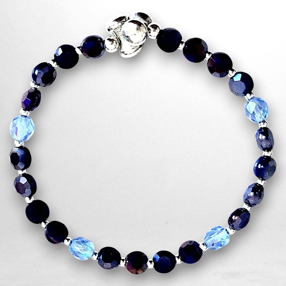 Hand Crafted Blue Floral Shell And Glass Beaded Bracelet Trio Size 7.5 IN - Picture 9 of 10